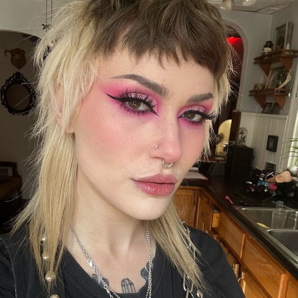 Meet your Posher, Hera - Picture 1 of 1